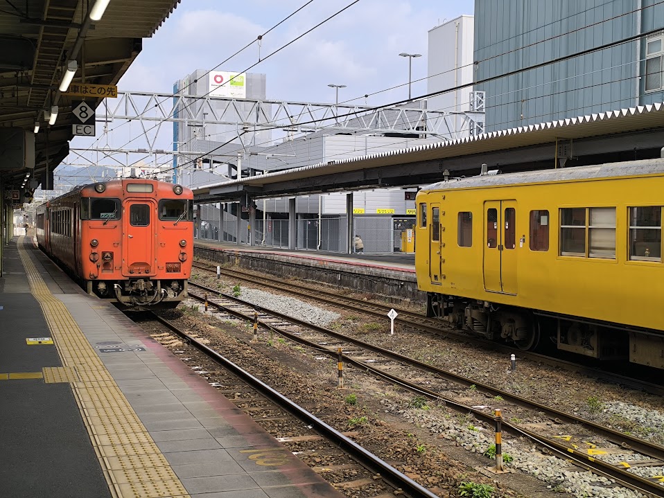 確か新山口駅。国鉄感が美しい
